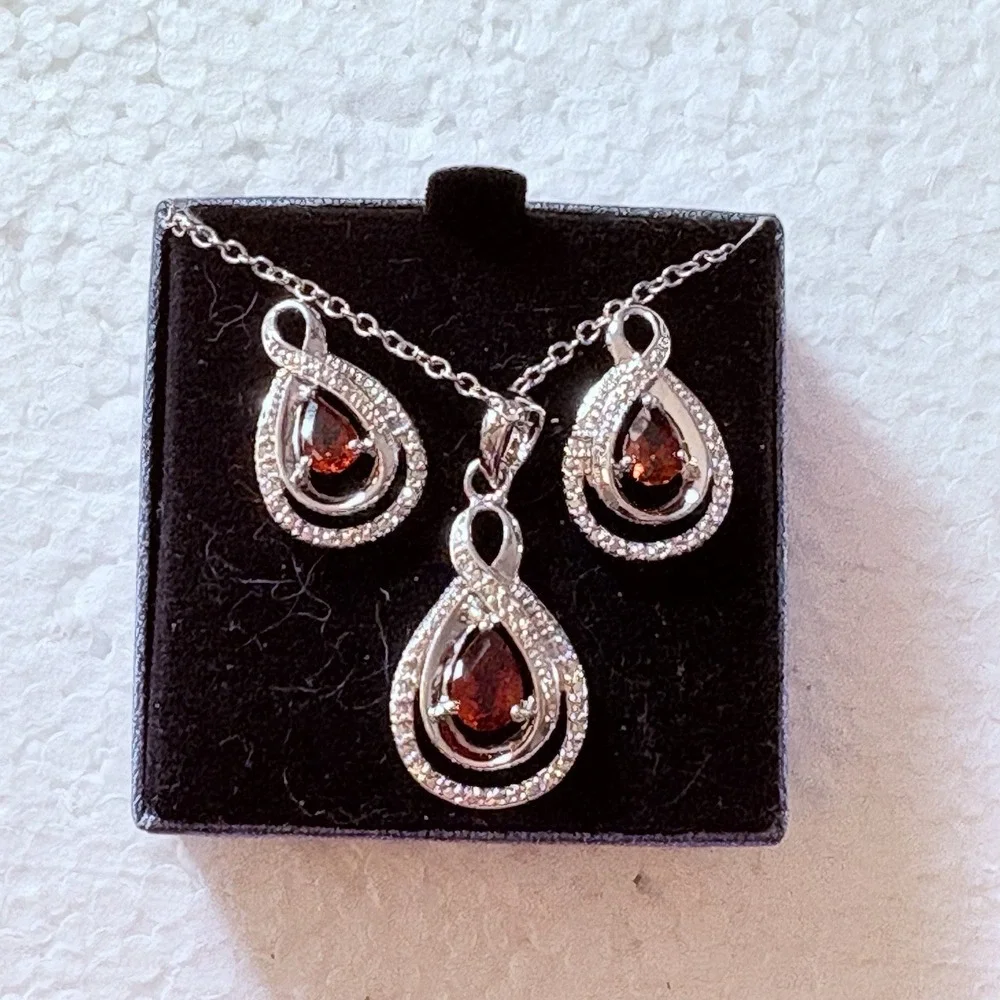 Red Teardrop Pendant Necklace Earrings Set Silver Tone Halo Thailand‎